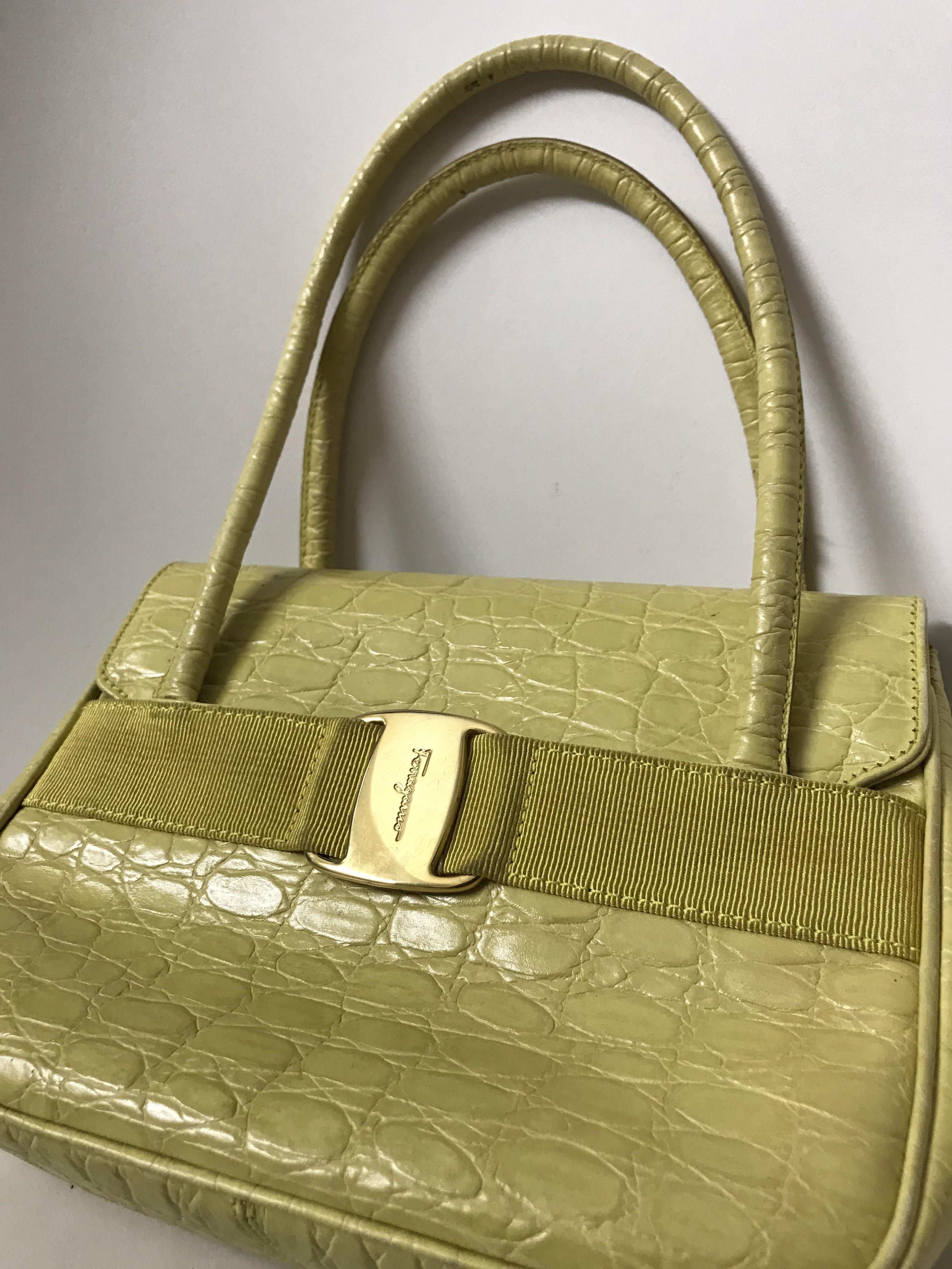 Salvatore ferragamo baguette bag discount