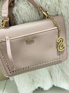 (Category: ) located in . Submitted by preloved_manish (Listing ID 1143993792, Image 1). Description: .