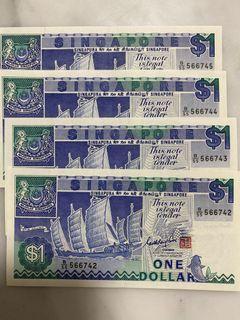 Singapore Banknotes one dollar  $1 ship series 4 running numbers