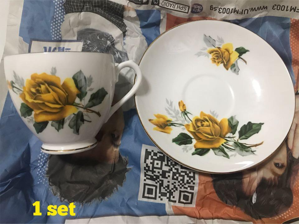 Tea set (Category: Vintage Collectibles) located in Singapore. Submitted by eliviera (Listing ID 1144015448, Image 1). Description: Selling at $20. .