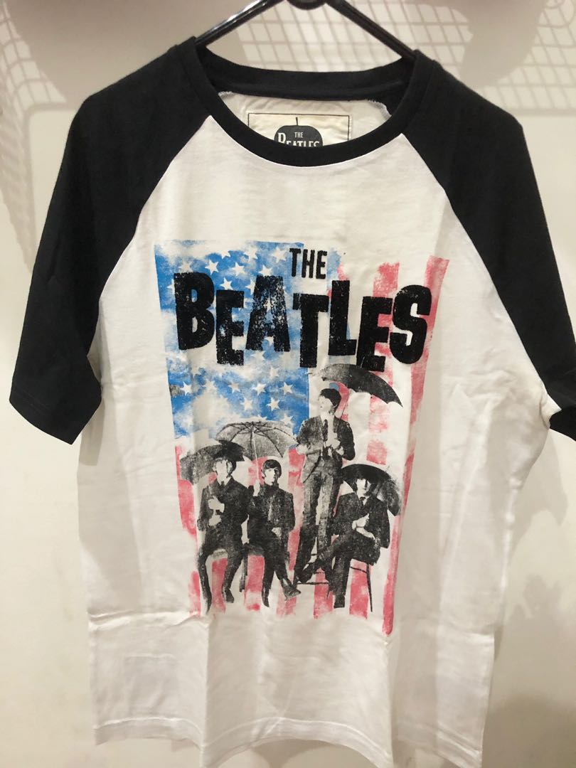 The Beatles Tee by Giordano, Fesyen 