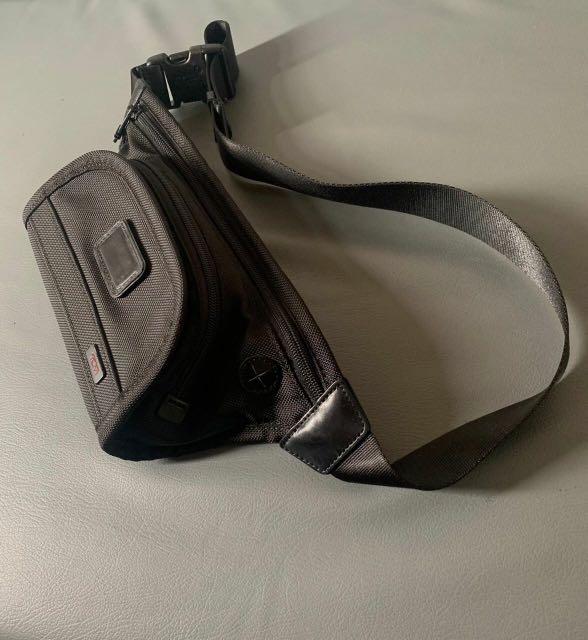 Tumi waist pack 22199 discount