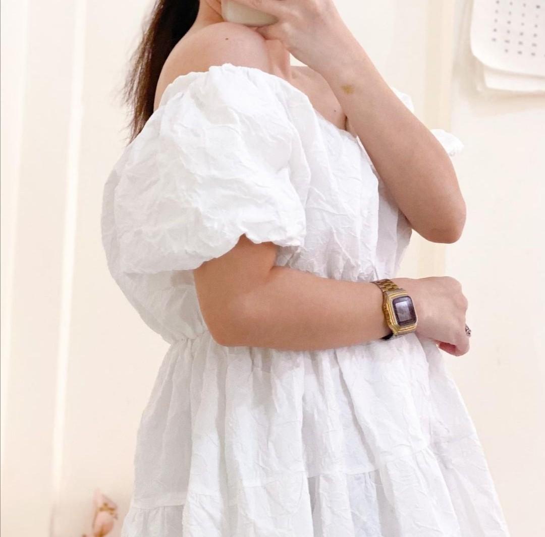 White dress puff sleeves (Category: Dresses) located in Pasig City. Submitted by ihma29 (Listing ID 1143911215, Image 3). Description: Makapal ang tela. Ginamit lang po once. After wedding Need funds. M-L No when worn po yan na po yun..