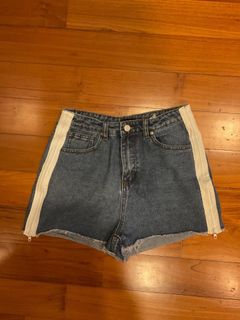 (Category: ) located in . Submitted by vinteige (Listing ID 1144007606, Image 1). Description: .