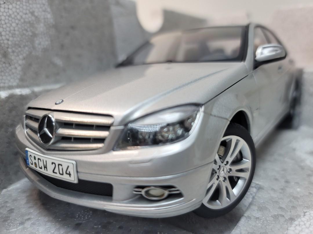 清屋大平賣 Official Mercedes Benz C Class W4 Scale 1 18 Die Cast Metal Model Car 正版mercedes Benz 平治 奔馳c Class W4 比例1 18 金屬模型車 興趣及遊戲 玩具 遊戲類