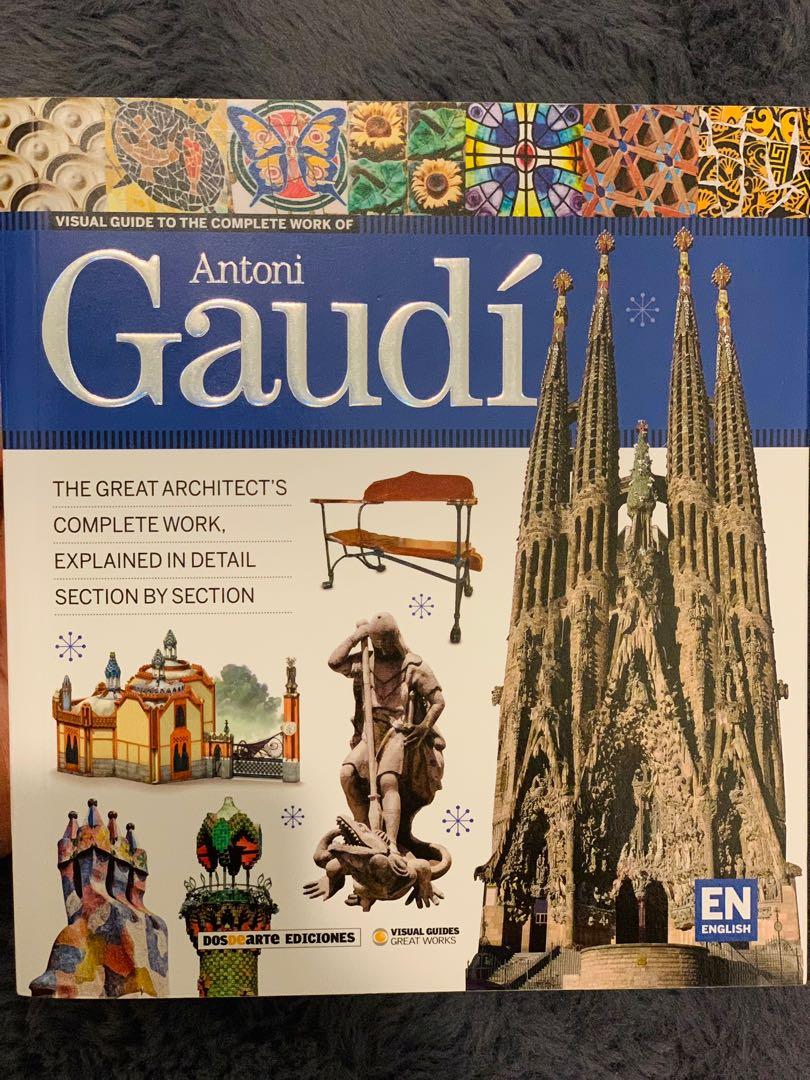 西班牙天才建築師Antoni Gaudí 作品集guide book Sagrada Família