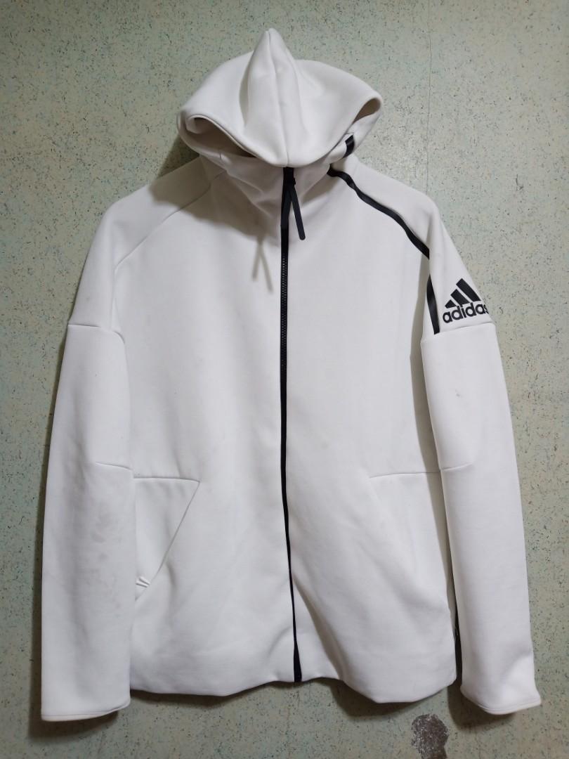 micro Normal Ru ADIDAS ZNE WHITE, Men's Fashion, Coats, Jackets and Outerwear on Carousell