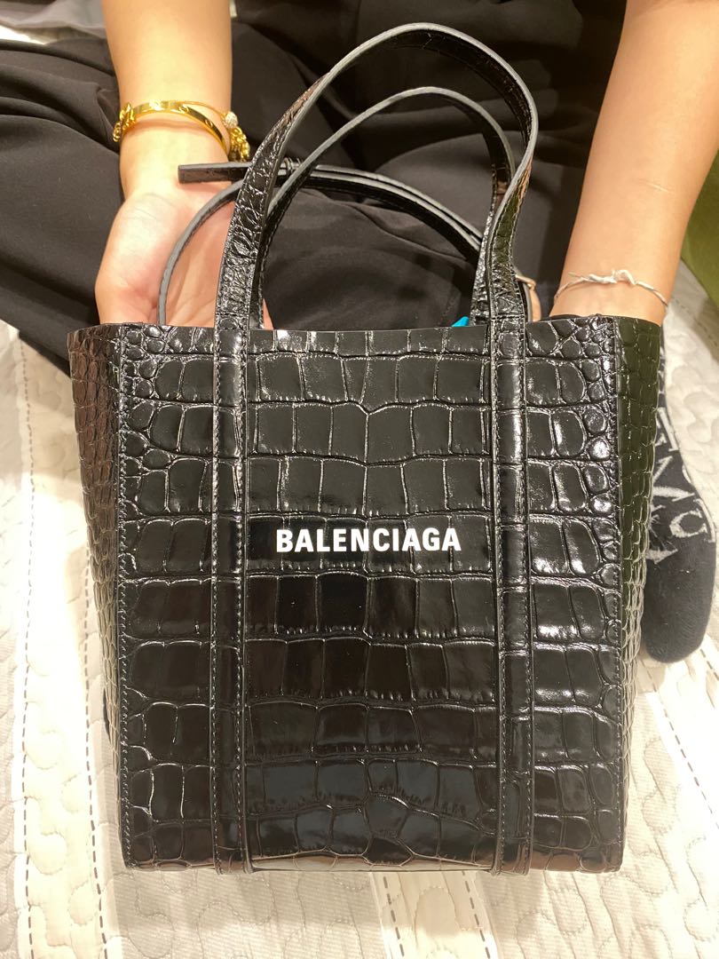 Balenciaga Everyday Xs Northsouth Grained Calfskin Shoulder Bag Totes  IFCHICCOM