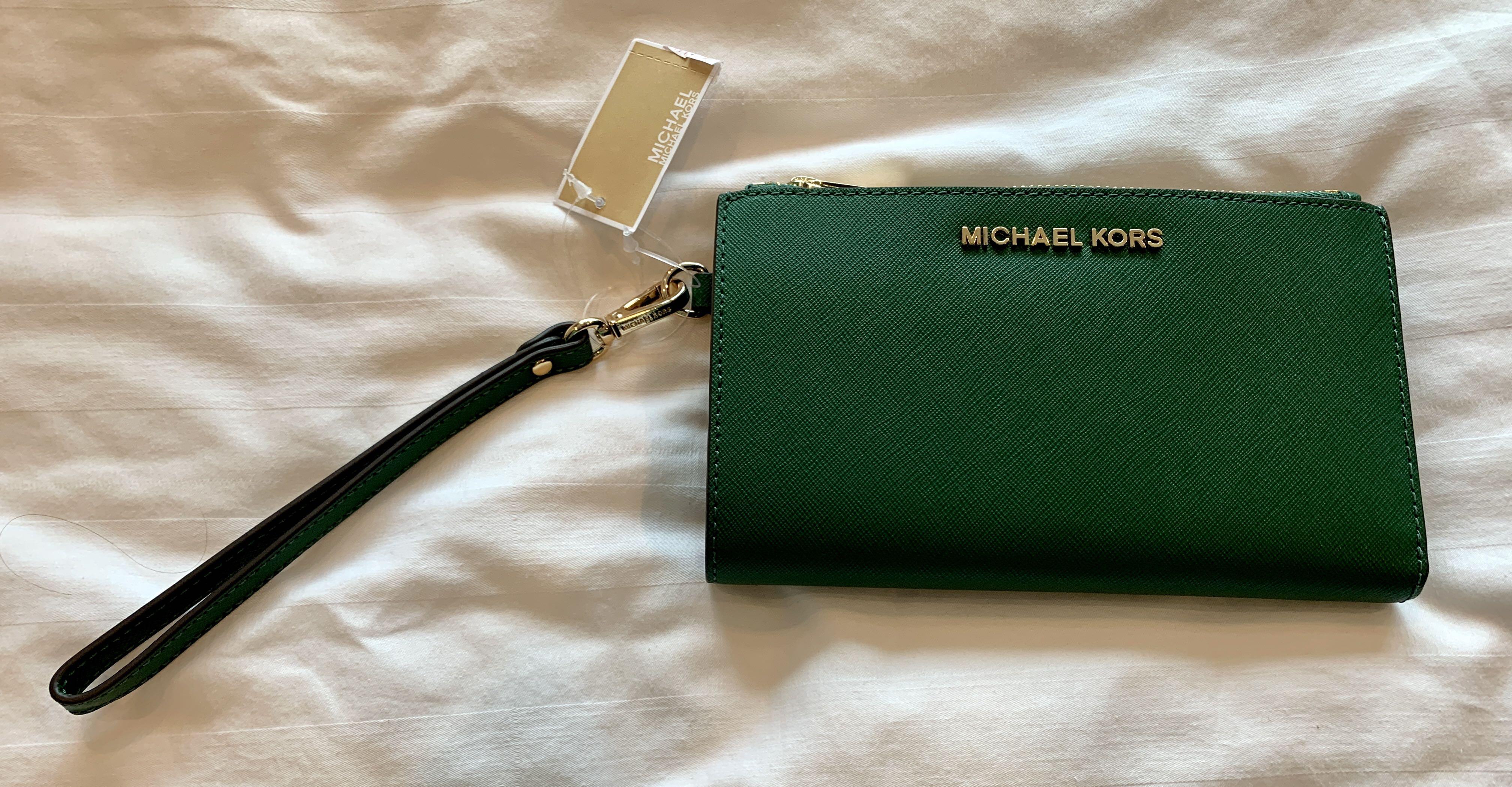 Brand New Emerald Green Micheal Kors Wrist Wallet, Women's Fashion, Bags &  Wallets, Purses & Pouches on Carousell