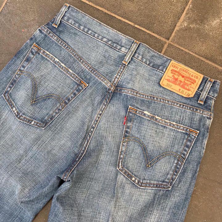 Celana Jeans levi's 559 straight, Fesyen Pria, Pakaian , Bawahan di  Carousell