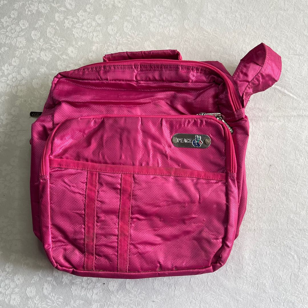 cose pink shoulder lunch bag, Women's Fashion, Bags & Wallets, Cross ...