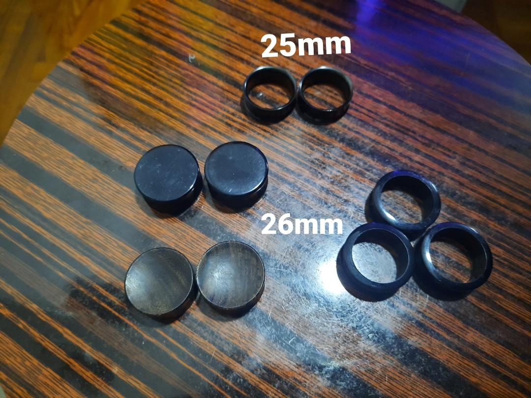 Ear tunnel （分類：珠寶）位於 Hong Kong。 由 draven1014 提交（商品編號 1144192607，圖片 1）。簡介： ear tunnel rfs: my size now is 28mm whatsapp 52636904。