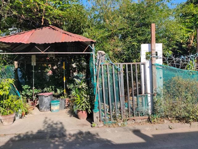 Rush Eliza Homes,Molino Cavite (Category: Lot) located in Taytay. Submitted by teresita.josue (Listing ID 1141547729, Image 1). Description: Very good investment,Eliza homes Molino, Very nice,Ready to construct, Clean Title, 100 sm vacant lot Nice! Near SM Molino.