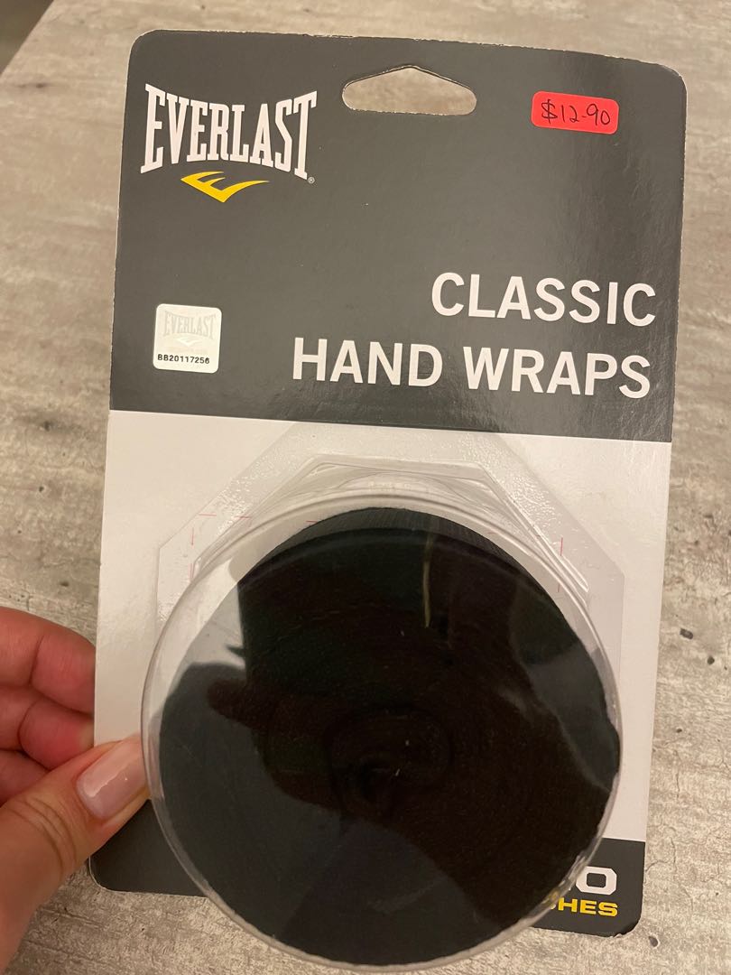 Everlast boxing wraps, Men's Fashion, Activewear on Carousell