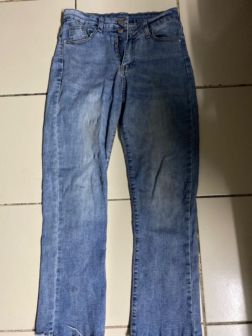 HW JEANS, Women's Fashion, Bottoms, Jeans on Carousell
