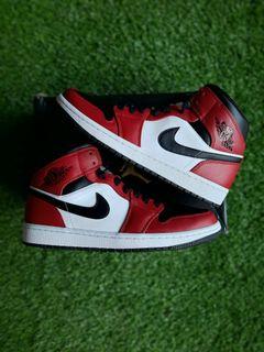jordan mid chicago toe