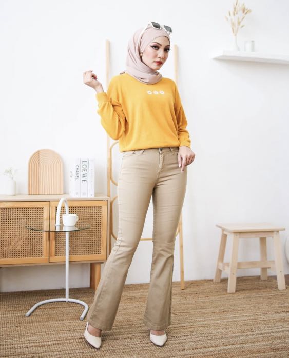 Khaki Bootcut Jeans, Women's Fashion 