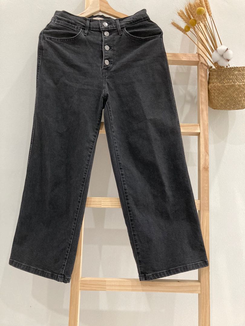 Levi's Mile High Cropped Wide Leg, Women's Fashion, Bottoms, Jeans &  Leggings on Carousell