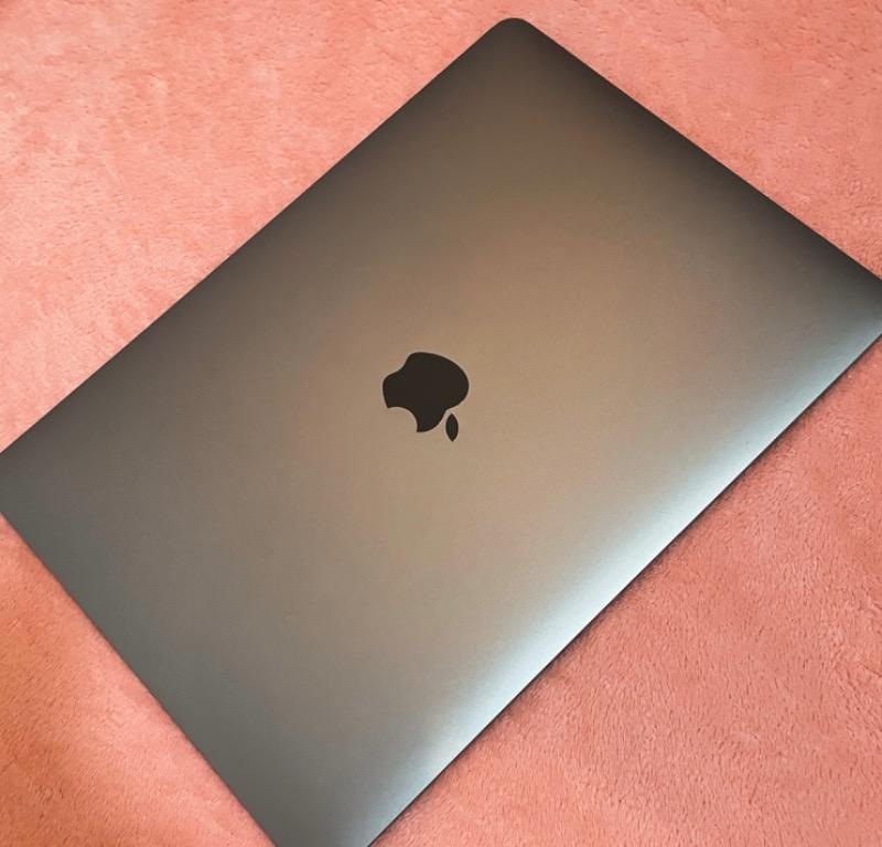 Macbook Air 2020 Space Grey, NO ISSUES OR DEFECTS (Category: Laptops & Notebooks) located in Caloocan City. Submitted by lyraaquinomalabuyoc-12221 (Listing ID 1144129614, Image 2). Description: MacBook Air, Retina, 13-inch, 2020, Intel Core i3 Reason for selling: upgrade Complete with charger, keyboard and charger protector, and box No issues .