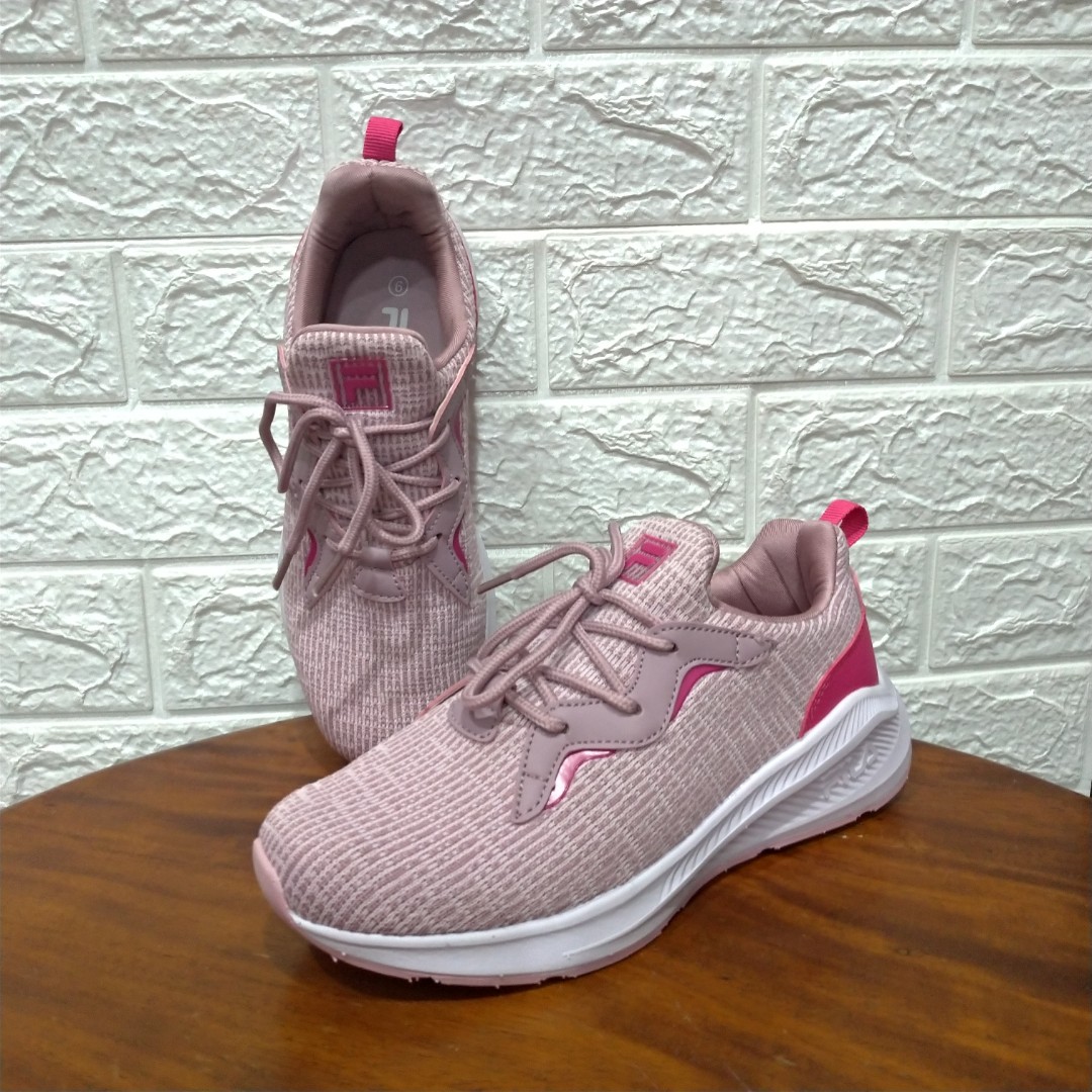 New Fila Lite Wind Women s Lite Running Shoes with Box and Receipt