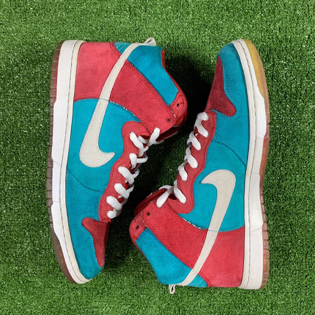 nike sb dunk high bloody gums