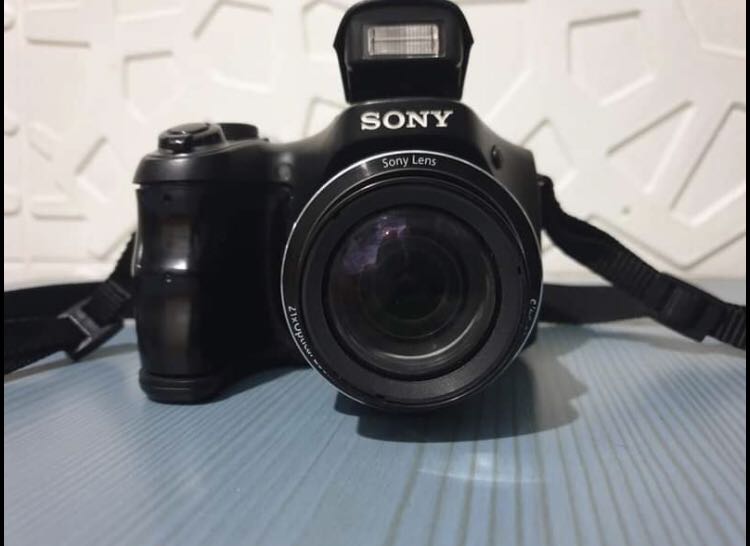 Sony DSC-H100, Photography, Cameras on Carousell