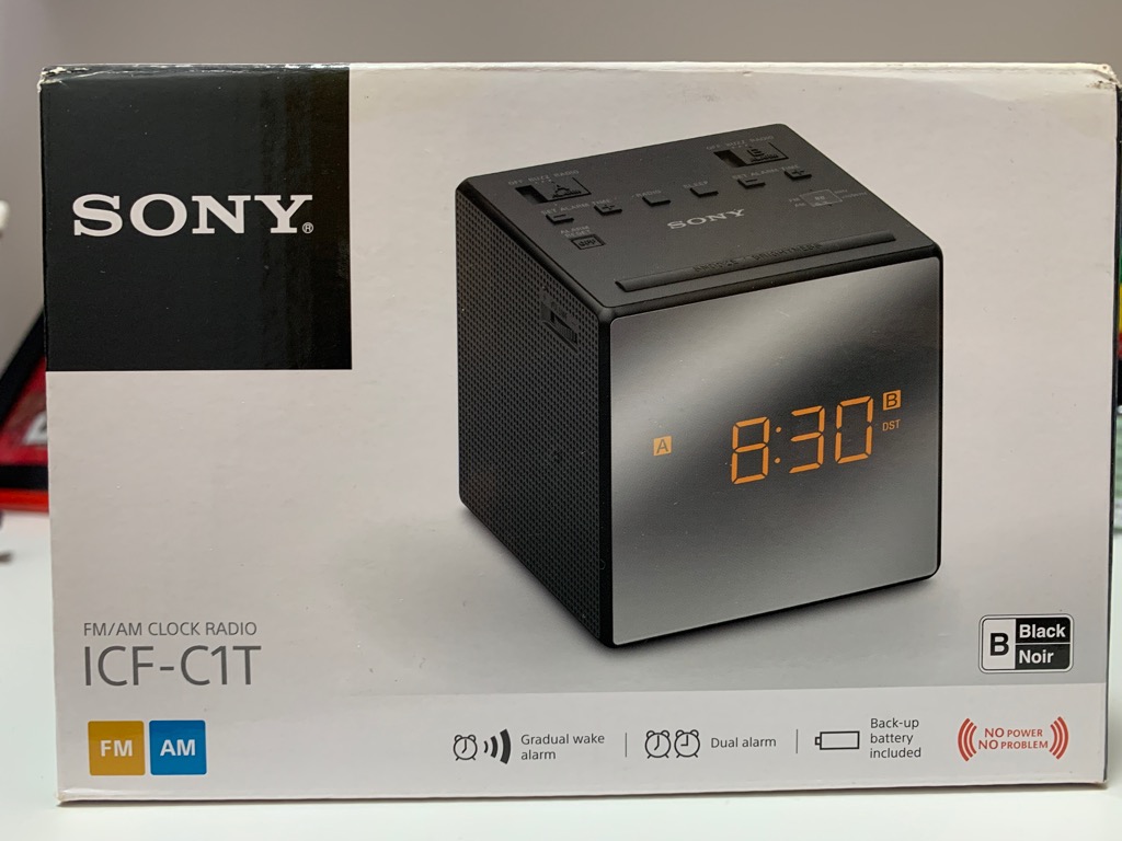 Sony Radio Alarm Clock ICFC1T, 傢俬＆家居, 家居裝飾, 時鐘 Carousell