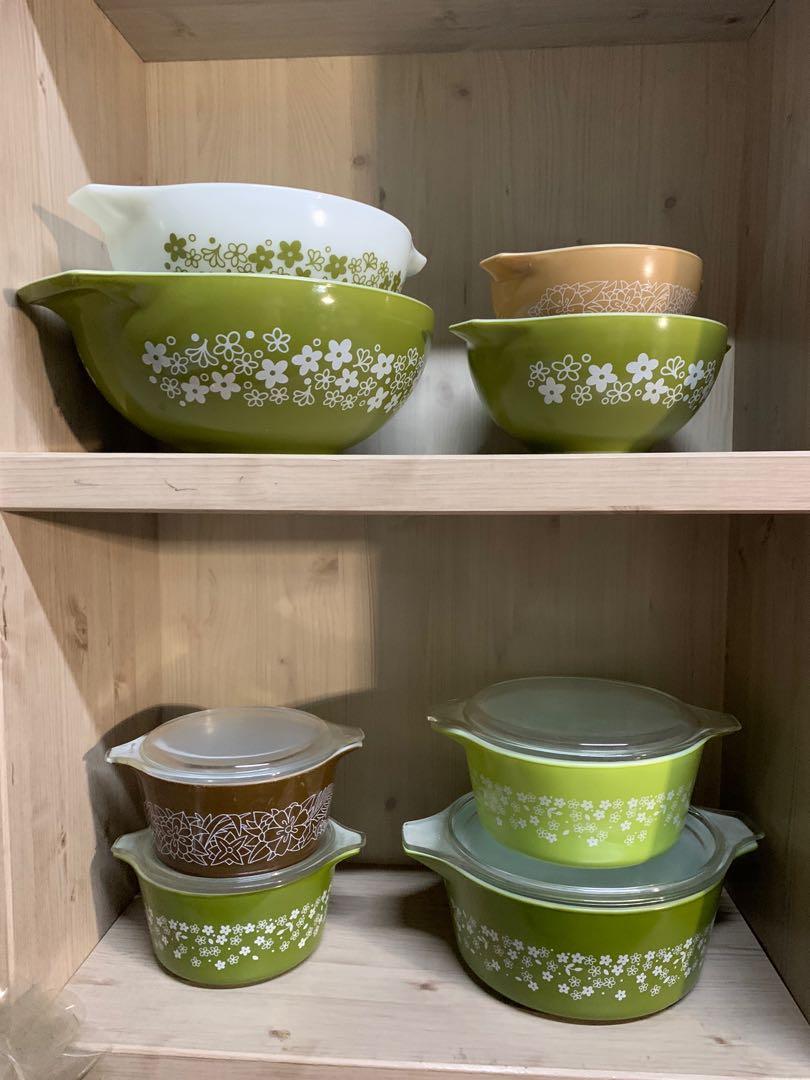Vintage Pyrex (Category: Bakeware) located in Manila. Submitted by akotisay (Listing ID 1144240596, Image 1). Description: Take all Php15,500 Sure buyer only. Location Taguig City MOP: GCash.