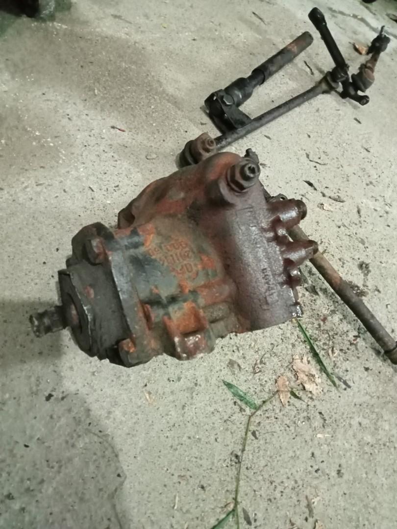 W126 steering box, Auto Accessories on Carousell