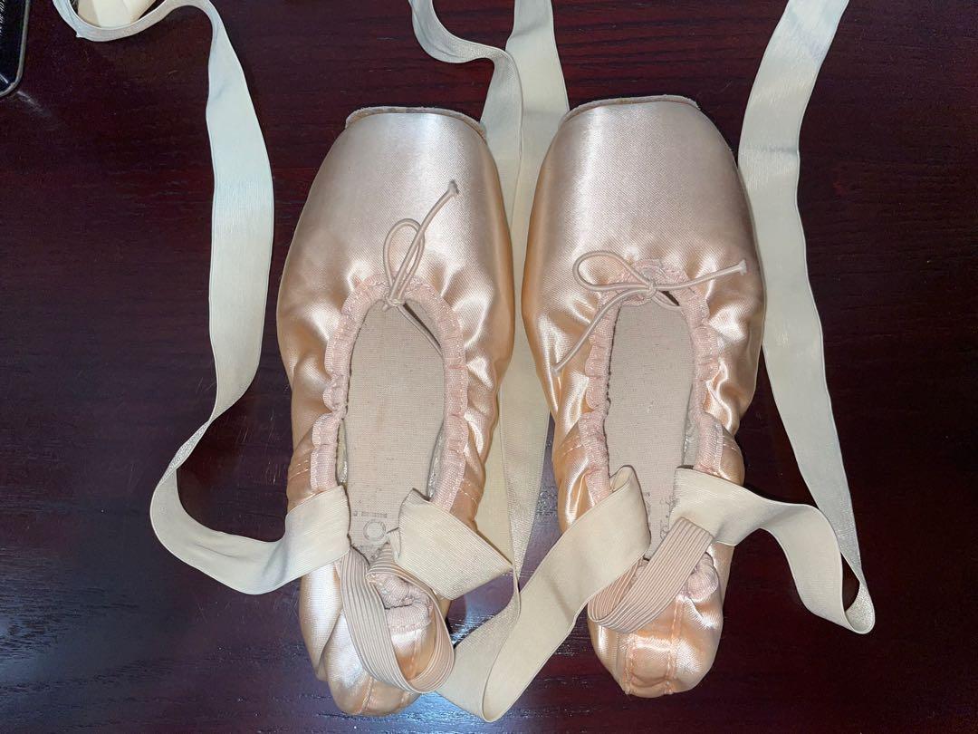 Wear moi la pointe shoes brand new size 5.5 Women s Fashion Footwear Flats on Carousell