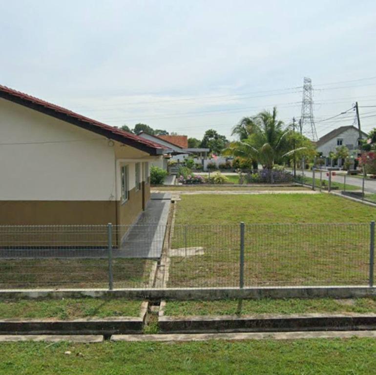 [WTS] Bungalow Jalan Kota Raja, Taman Alam Shah, Klang, Property, For