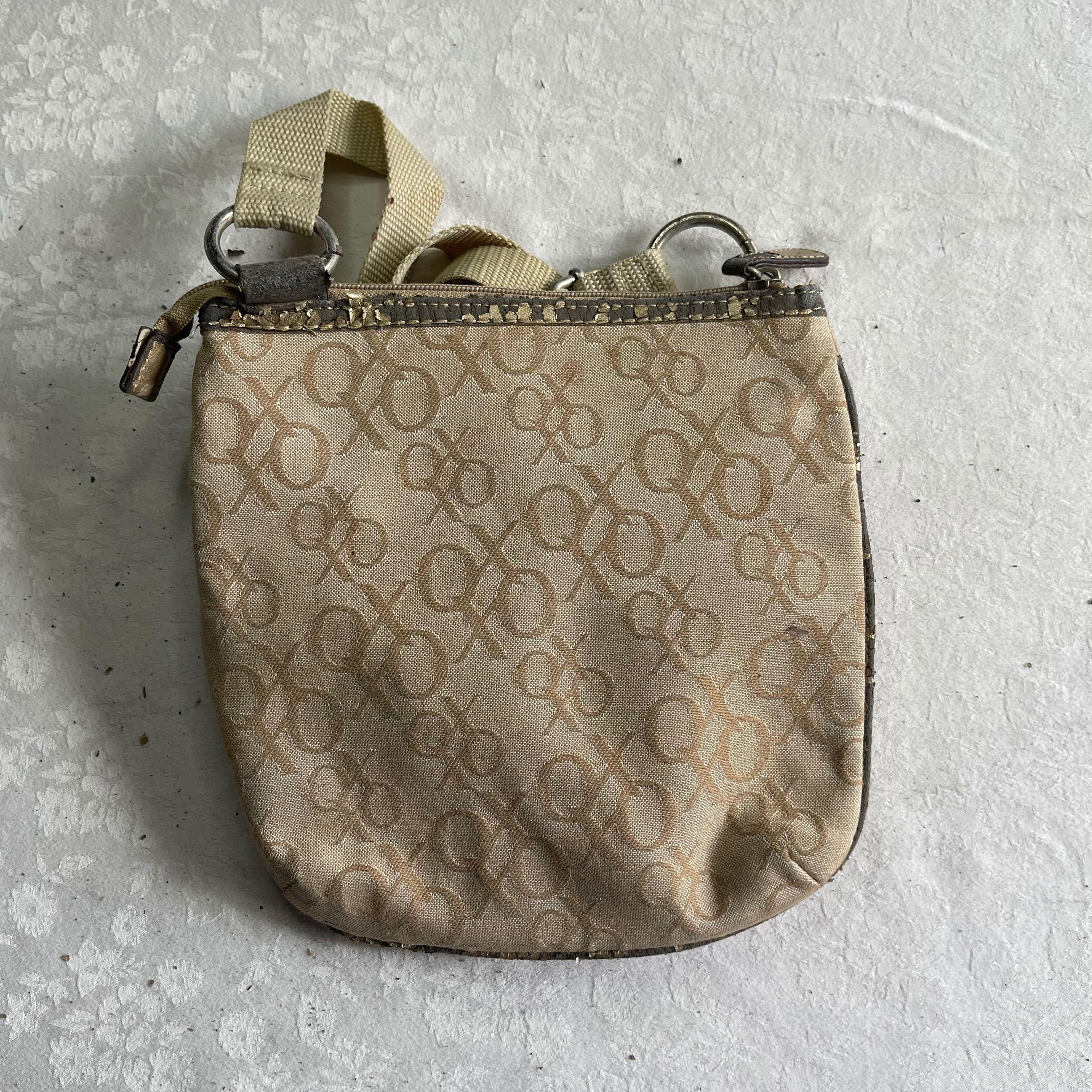 xoxo cream body bag, Women's Fashion, Bags & Wallets, Crossbody Bags