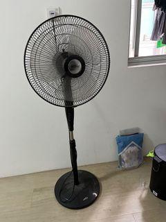 16” Mistral Standing Fan