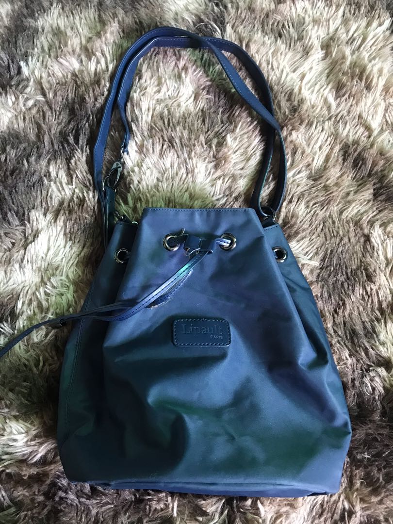 2 way medium size bucket bag, Women's Fashion, Bags & Wallets, Shoulder