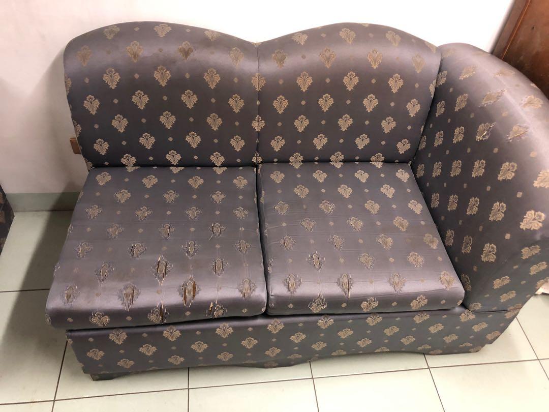 2 pcs Corner Sofa (Category: Sofas) located in Quezon City. Submitted by jim.ferrer (Listing ID 1142986568, Image 2). Description: -Just need reupholstering - may ternonpa sya isa png sofa picturan ko to follow Promo: 5000 both sofas. 3000 Per sofa.