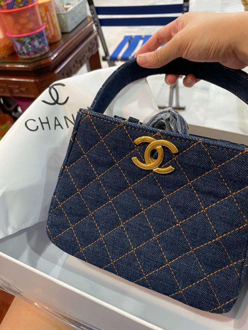 Authentic preloved Chanel beauty VIP gift bag, Women's Fashion, Bags &  Wallets, Purses & Pouches on Carousell