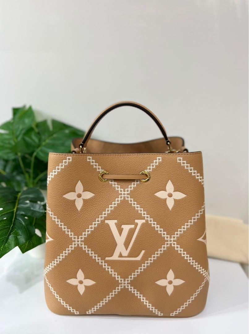 LOUIS VUITTON Neonoe MM Monogram Shoulder Handbag Arizona Beige Authentic  Ladies