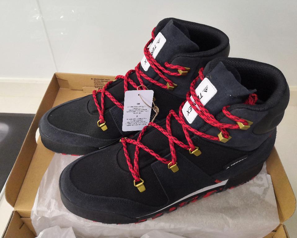 Brand new] Adidas Terrex Snowpitch C.Rdy boots, size US10/EU44, Men's  Fashion, Footwear, Casual shoes on Carousell
