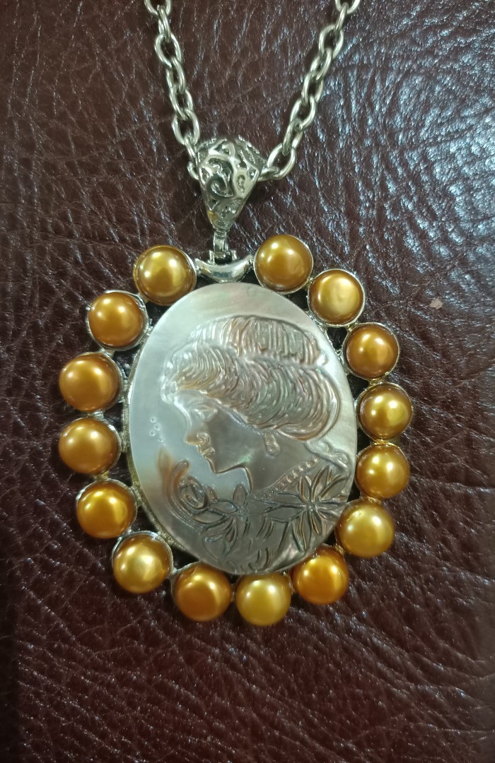 Mother of pearl cameo necklace discount