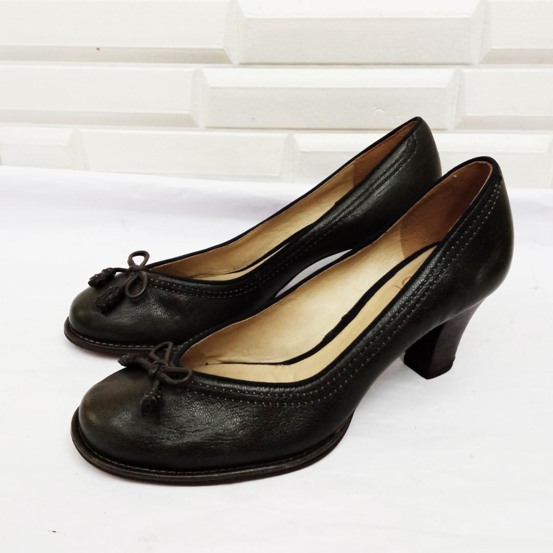 Clarks Retro Bombay Lights Black Court Bow Womens Women's Fashion, Footwear, Sneakers on Carousell