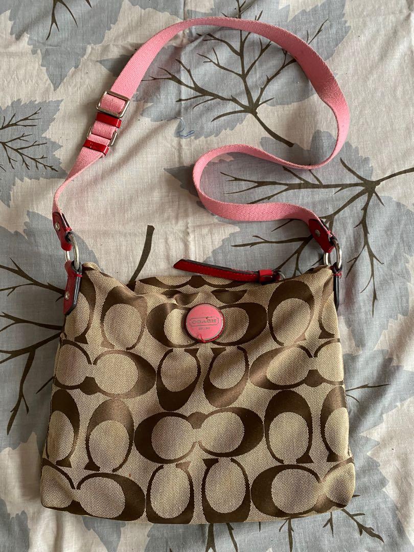 Coach Sling Bag (Category: Cross-body Bags) located in Manila. Submitted by andyymc (Listing ID 1144295938, Image 1). Description: .