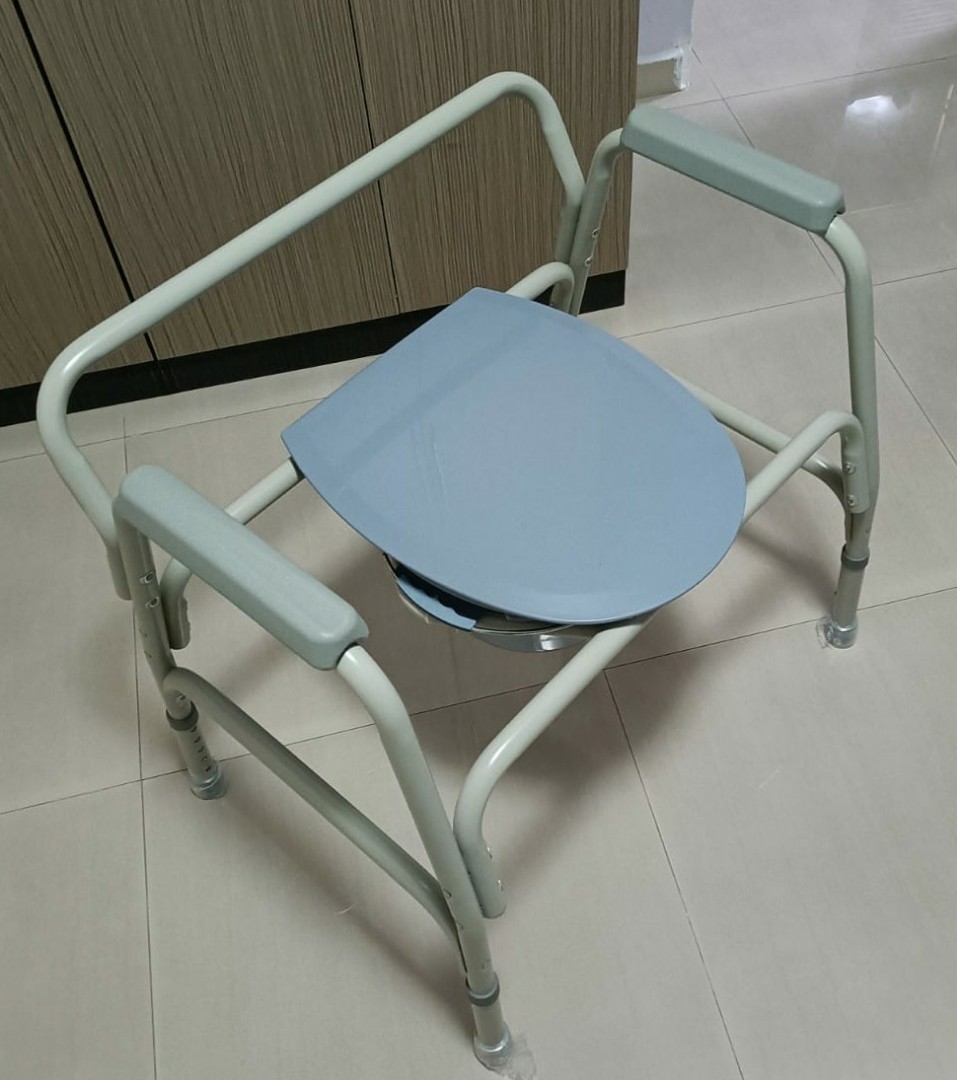 Commode To Donate, Health & Nutrition, Assistive & Rehabilatory Aids