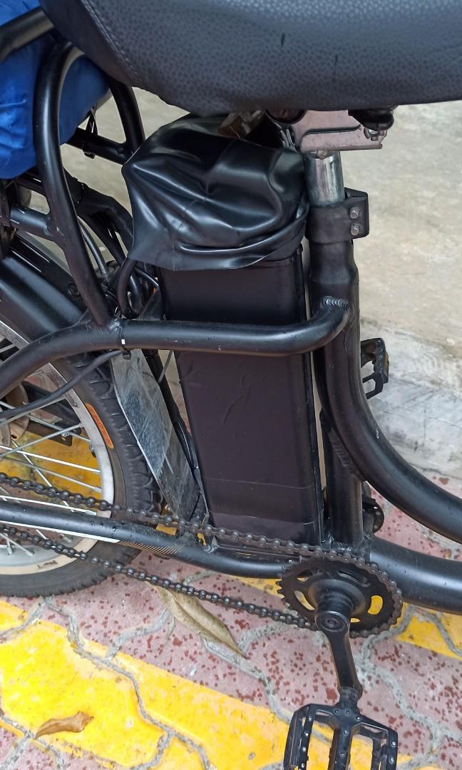 Ebike battery top rain cover