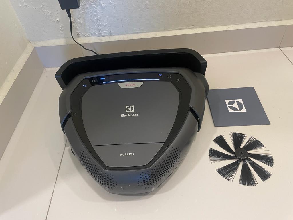 ELECTROLUX PURE I9.2 ROBOTIC VACUUM, TV & Home Appliances, Vacuum