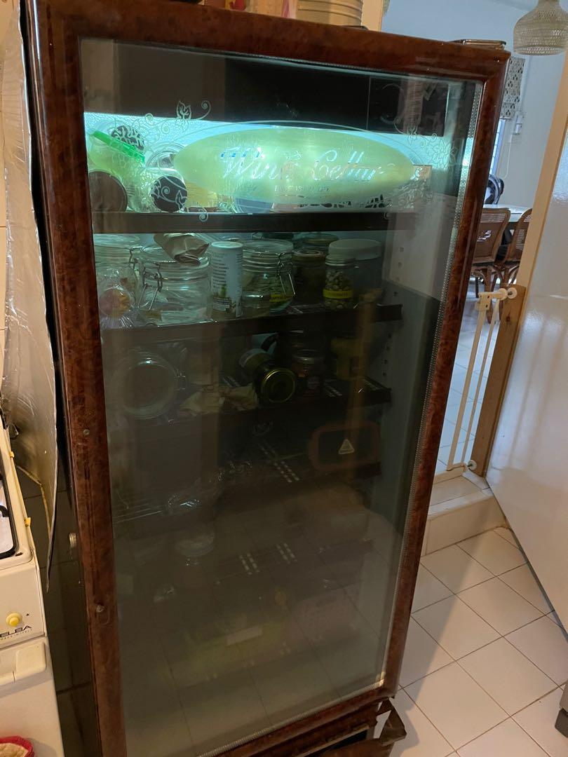 FREE wine cooler, TV & Home Appliances, Kitchen Appliances, Wine Cellar