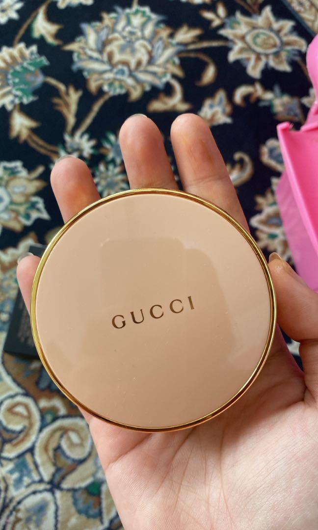 GUCCI Compact Powder, Beauty & Personal Care, Face, Makeup on Carousell