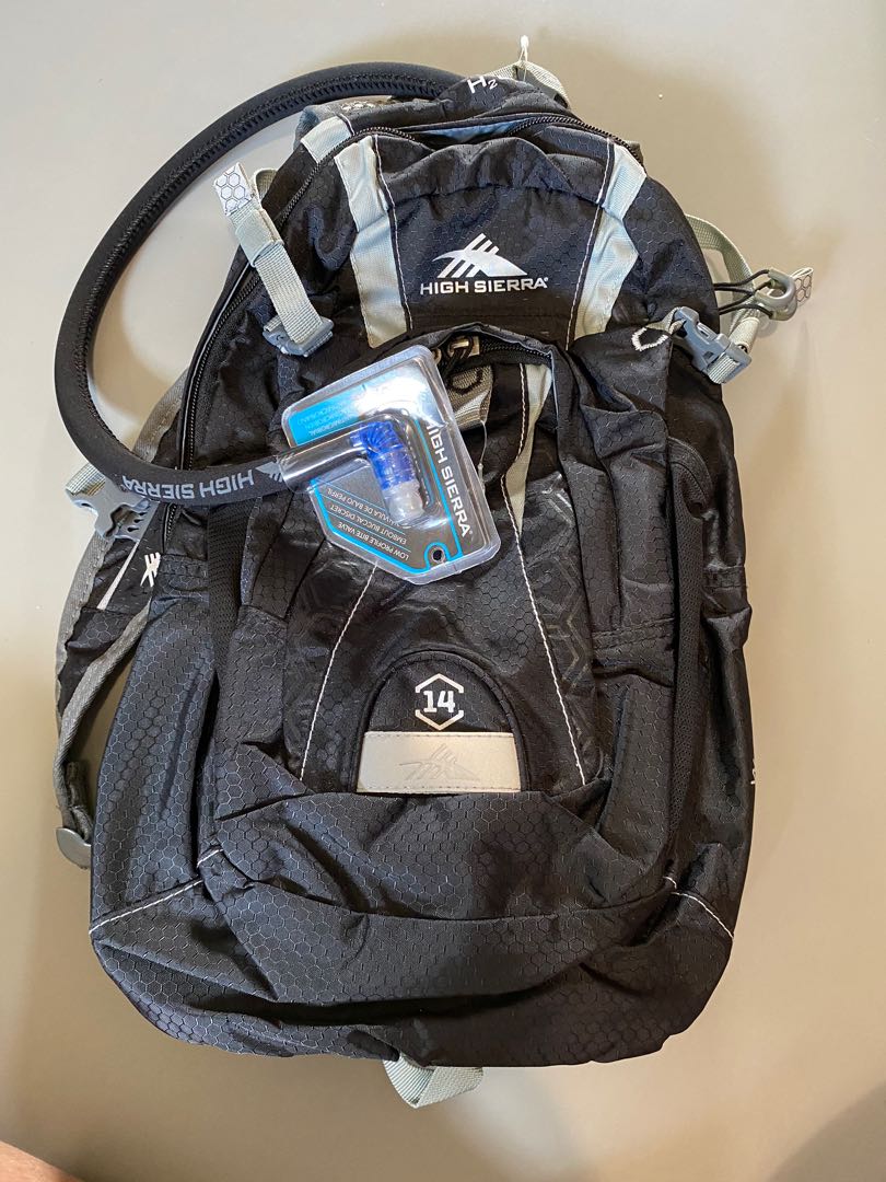 High Sierra Wahoo 14L Hydration Bag 2L Hydration System