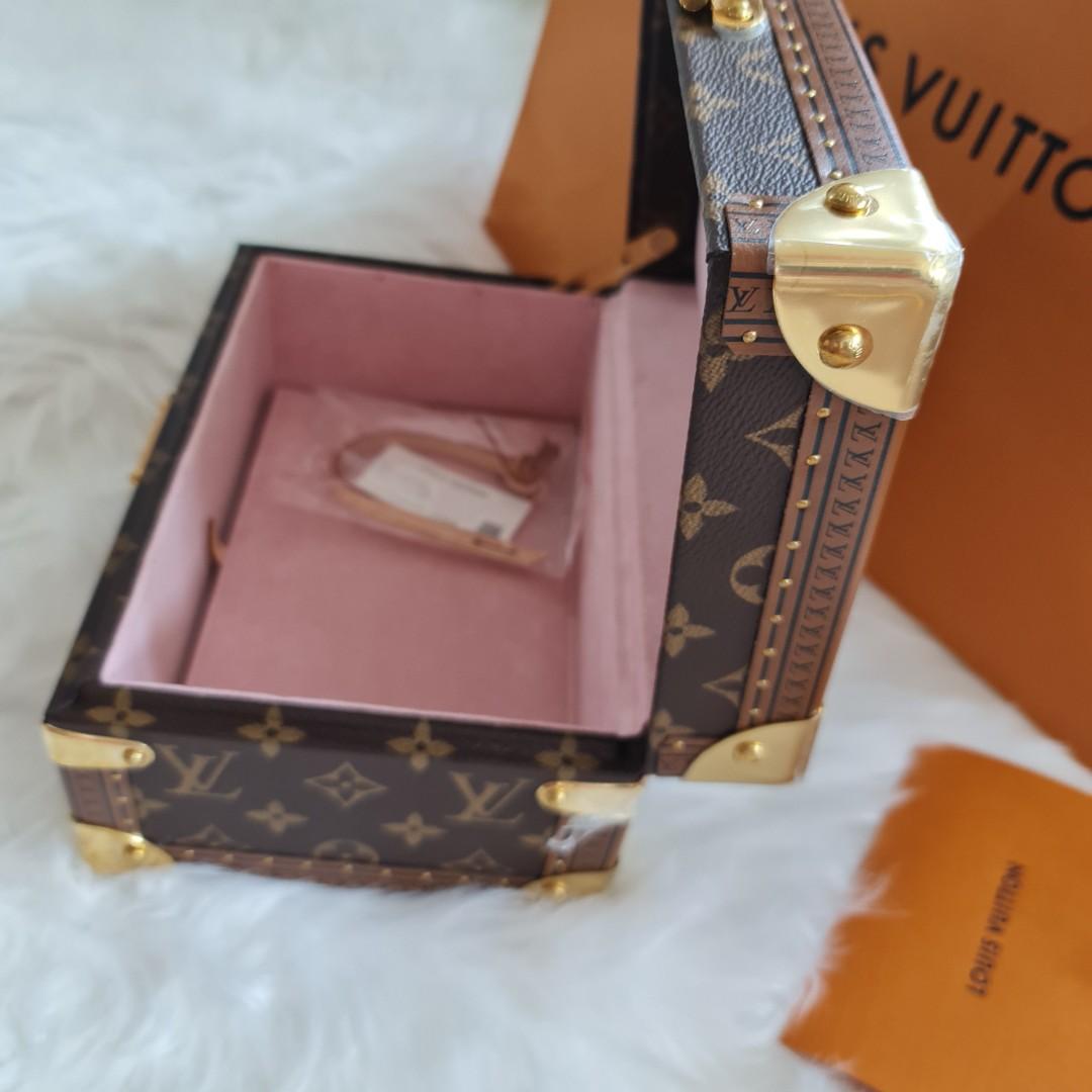 Louis Vuitton Damier Azur Coffret Tresor 24 Makeup Box Case Hard Trunk –  Timeless Vintage Company