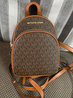 (Category: ) located in . Submitted by authentic_bags99 (Listing ID 1144365134, Image 1). Description: .