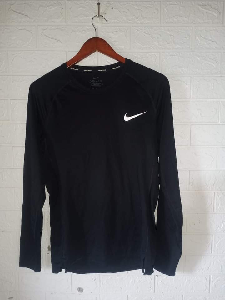 Nike, Men's Fashion, Activewear on Carousell